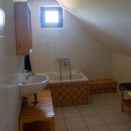 Fonix Haz Apartment *